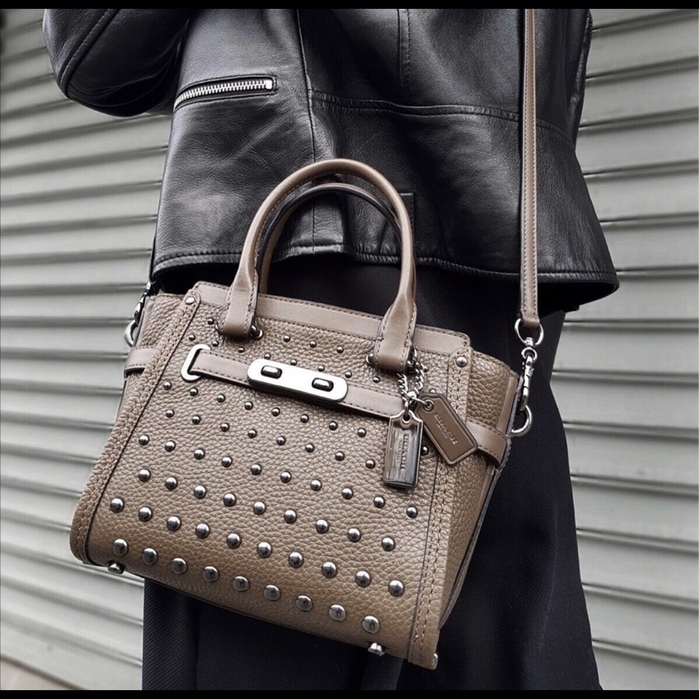 Coach Swagger 21 Pebble Leather Ombre Rivet